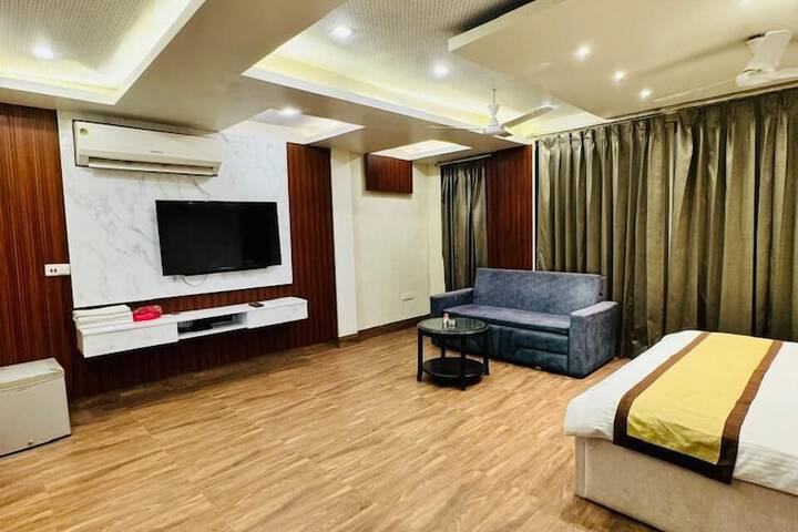 Room 8 of 79