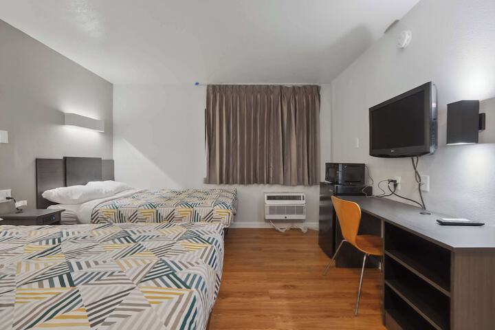 2 Double Beds (4 of 9)