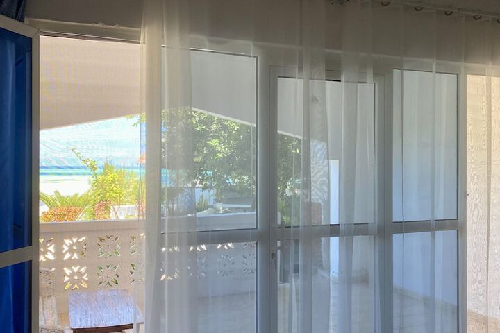 Room 2 of 92