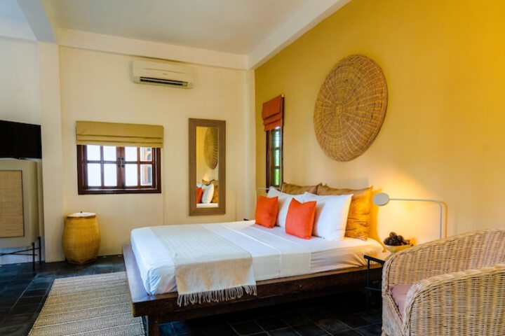 Room 37 of 158