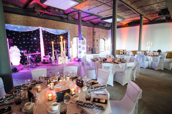 Ballroom/Hall 29 of 32