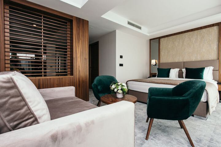 Room 15 of 65