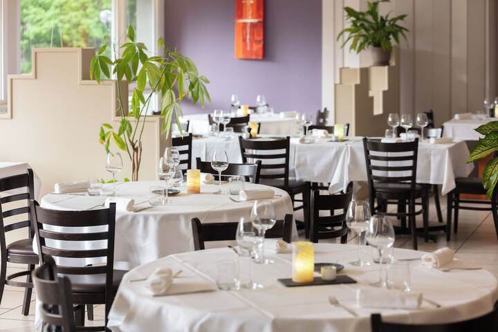 Dining 52 of 67