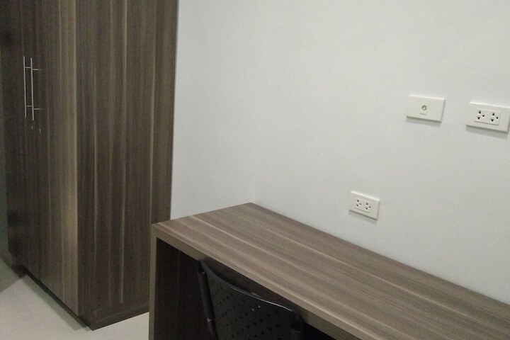Room 32 of 59