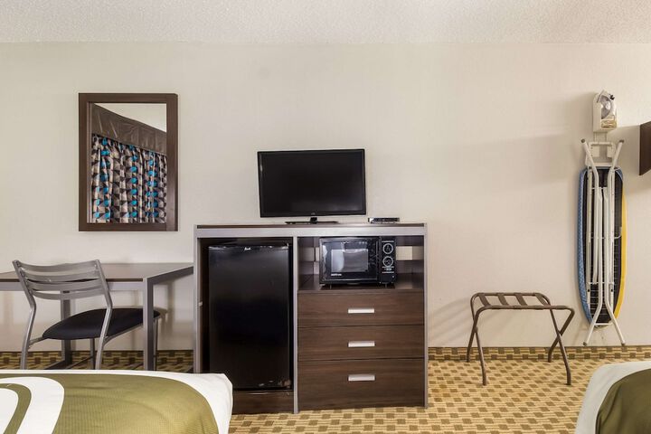 Room 16 of 52