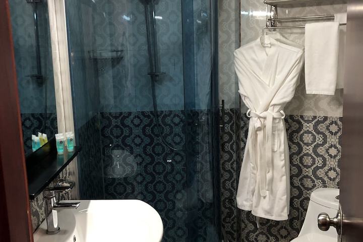 Room 29 of 107