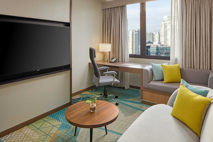 Room 38 of 100