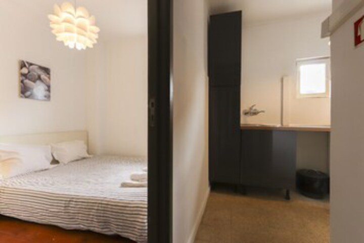 Room 17 of 19