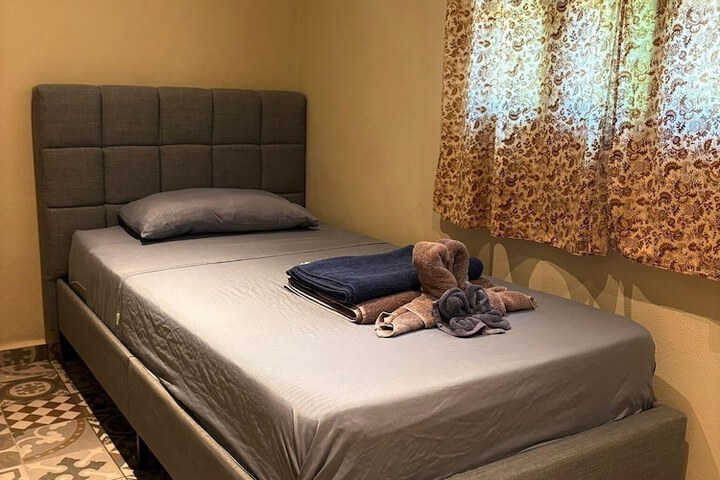 Room 27 of 160