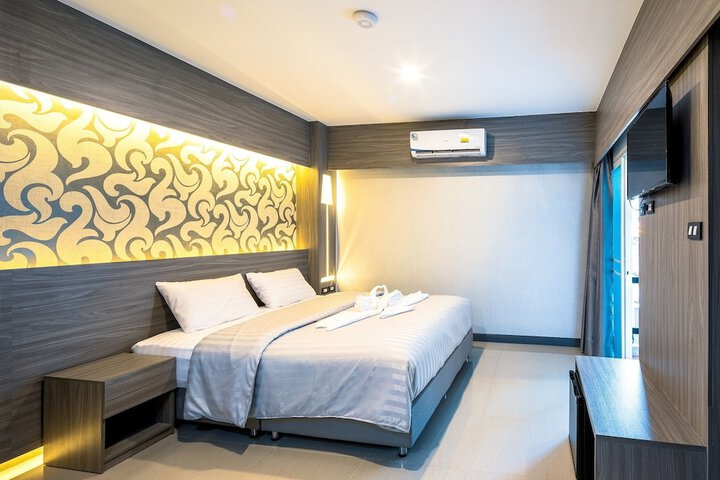 Room 11 of 40