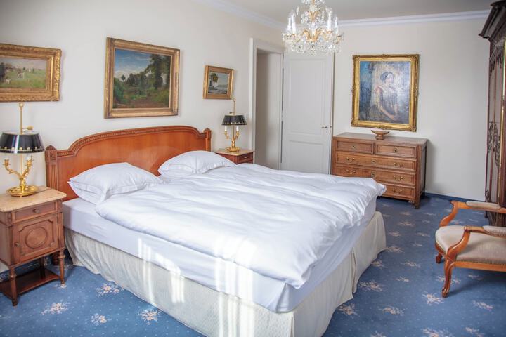 Room 27 of 114