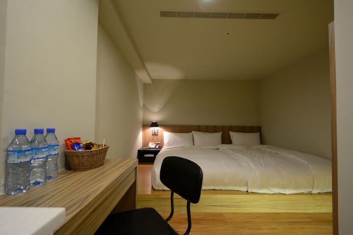 Room 15 of 41