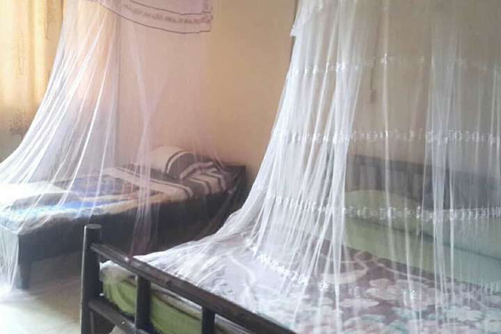Room 6 of 13