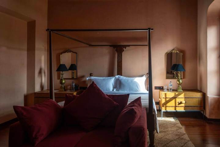 Room 2 of 45