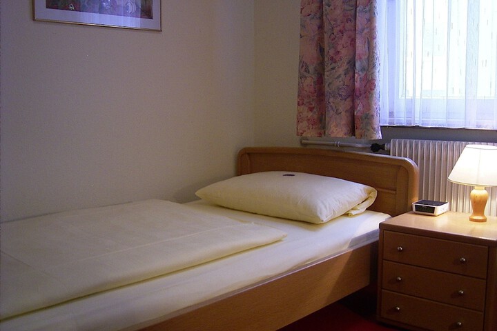 Room 28 of 49