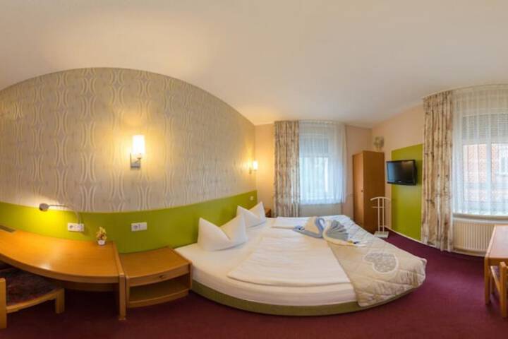 Room 15 of 35