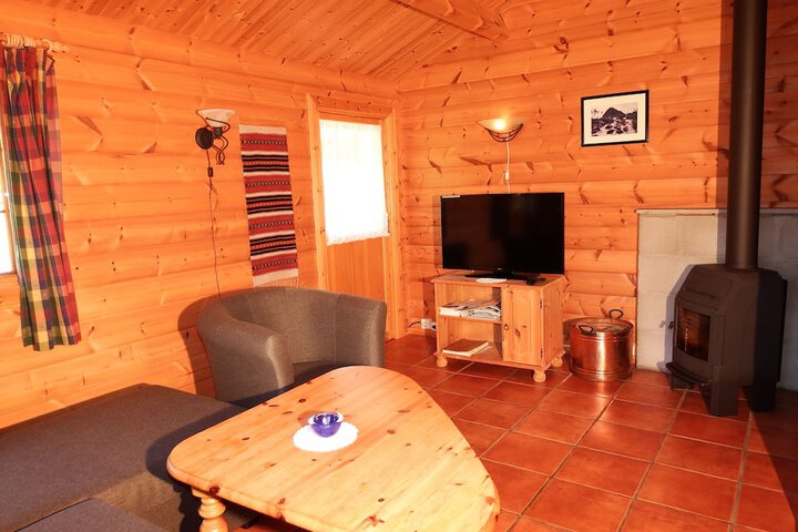 Room 6 of 10