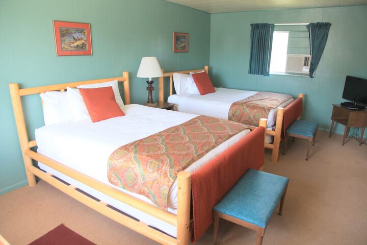 Room 8 of 33