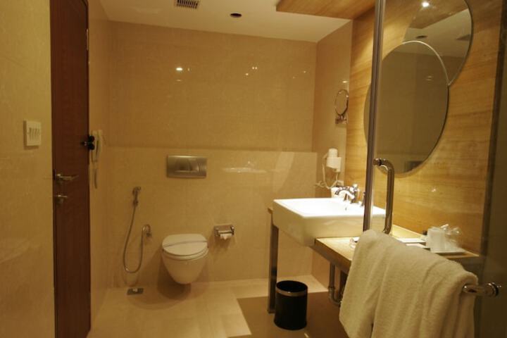 Room 20 of 32