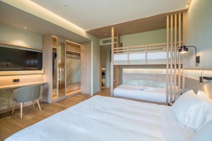 Room 160 of 328