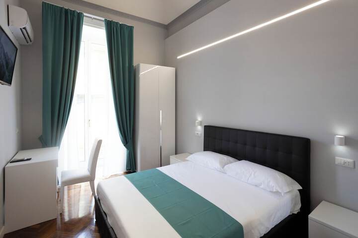 Room 32 of 111