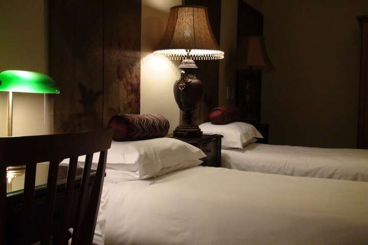 Room 3 of 89