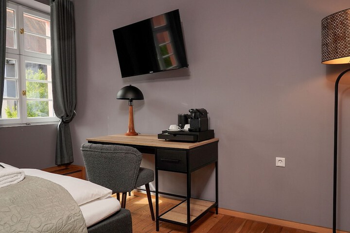 Room 9 of 36