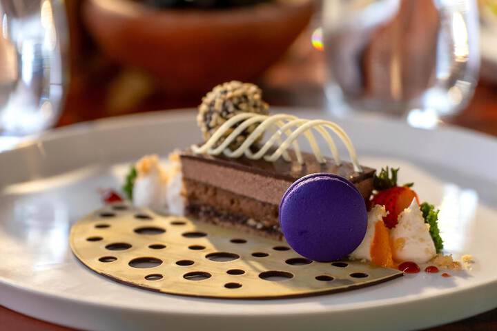 Dining 81 of 128