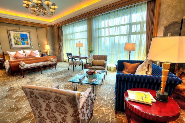 Room 33 of 110
