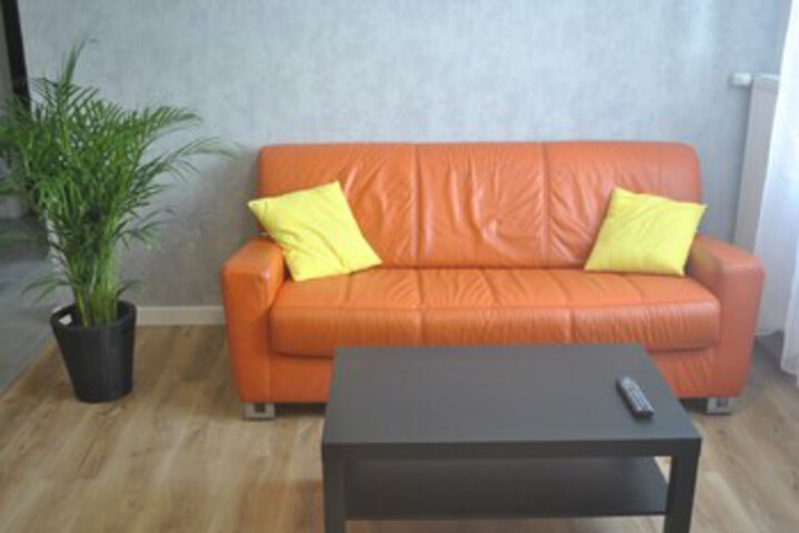 Room 10 of 80