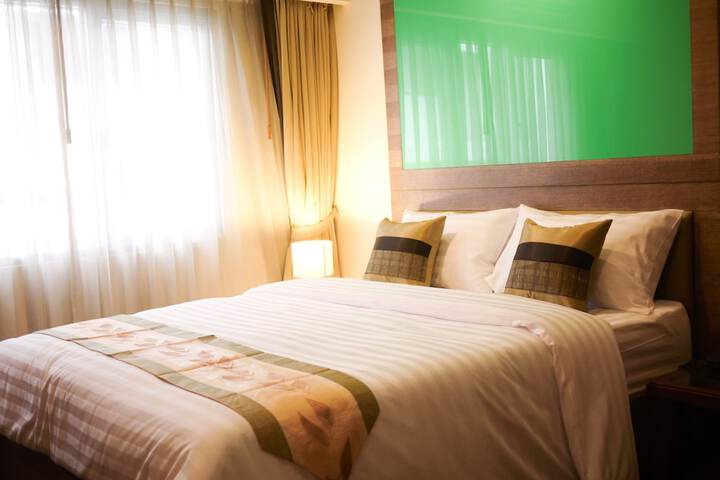 Room 12 of 34