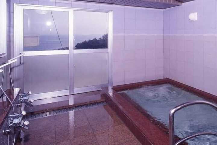 Room 11 of 26