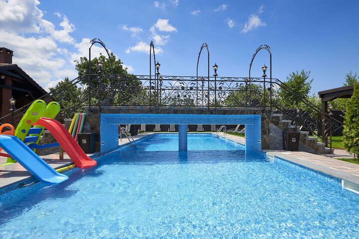 Pool 31 of 83