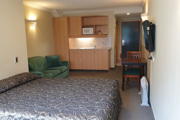 Room 13 of 30