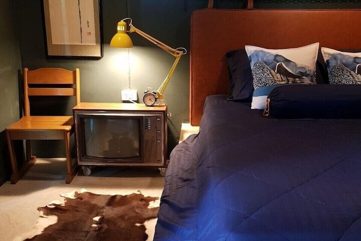 Room 9 of 80