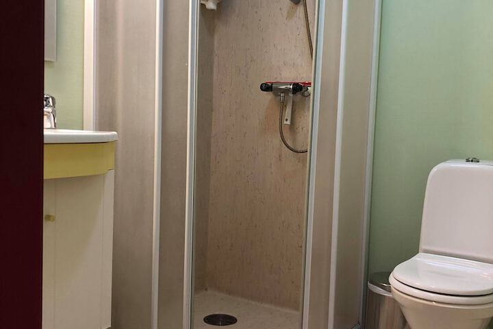 Room 8 of 14