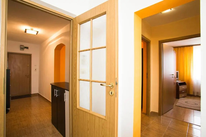 Room 7 of 13