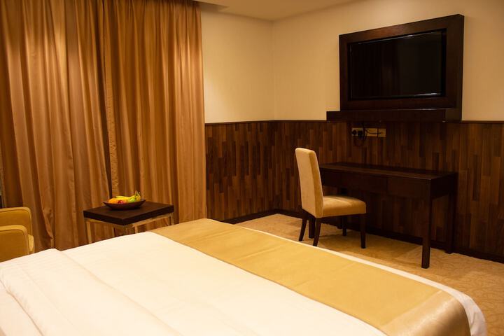 Room 22 of 107