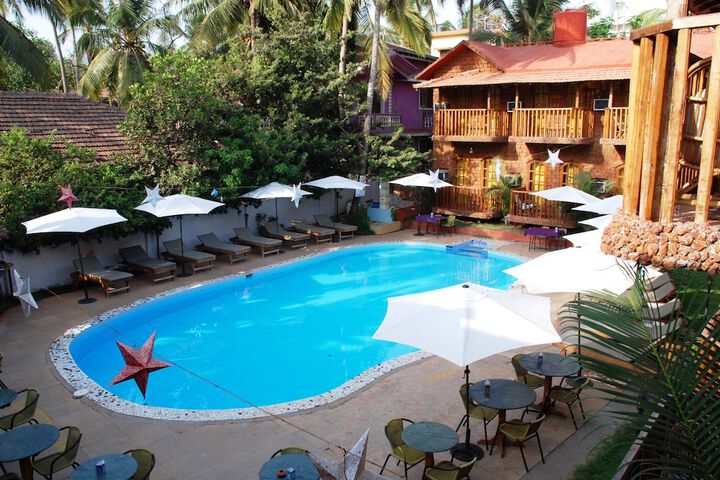 Hotel Pool