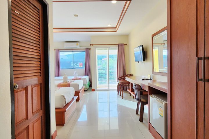 Room 18 of 152