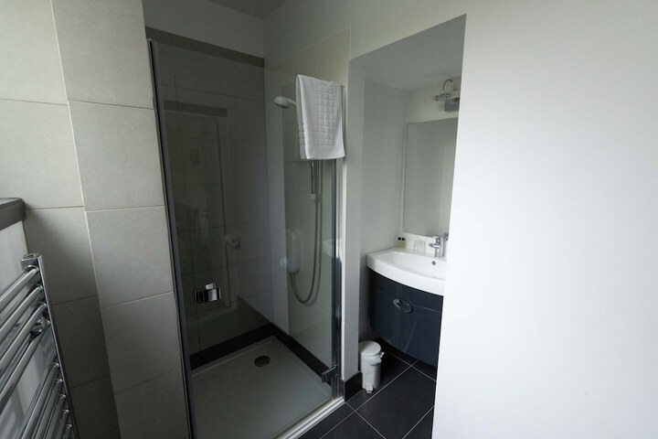 Room 34 of 43