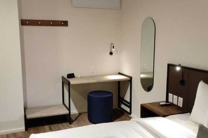 Room 16 of 82