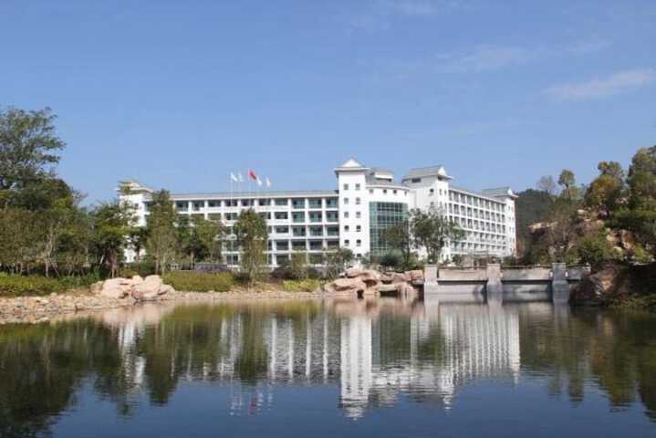 Photo of Heyuan Mels Welton Evergreen Lake Hotel