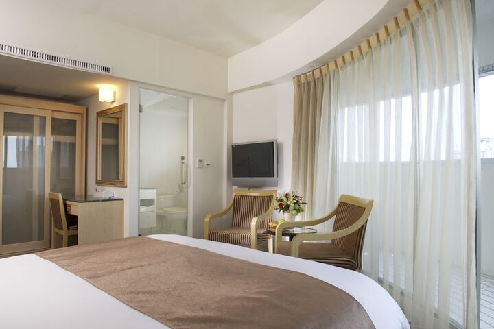 Room 17 of 62