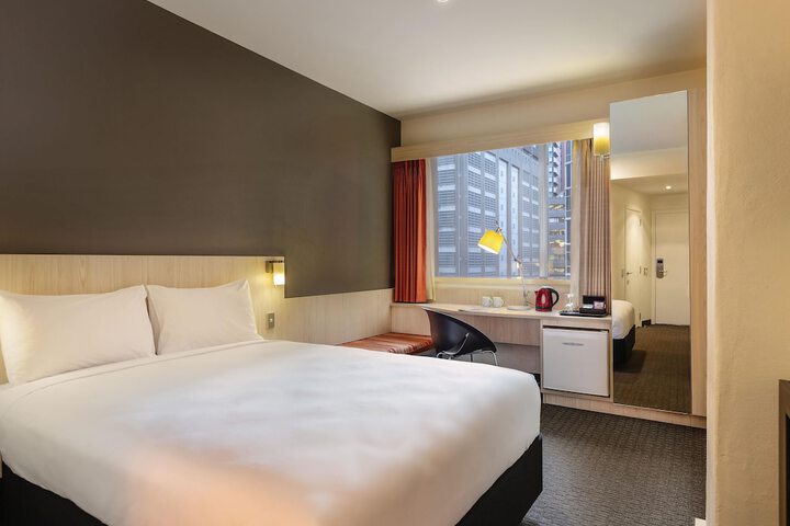 Room 7 of 37