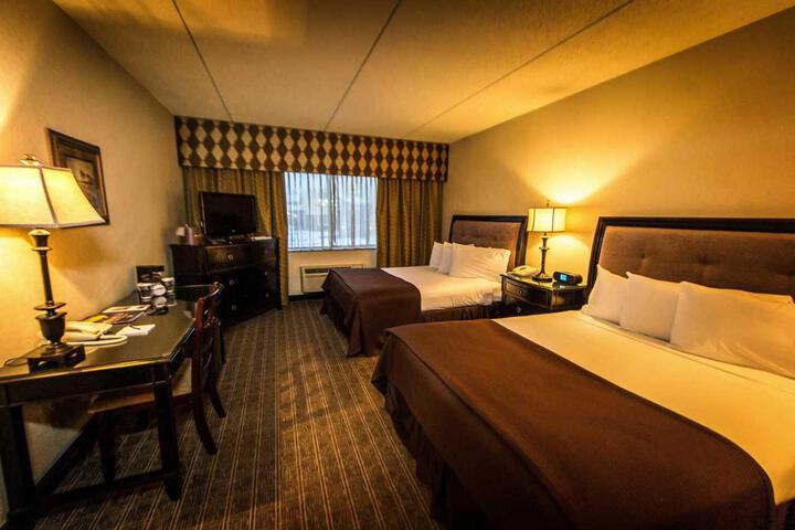 Double Deluxe King Bed (2 of 2)
