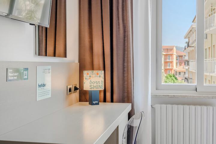 Room 20 of 61