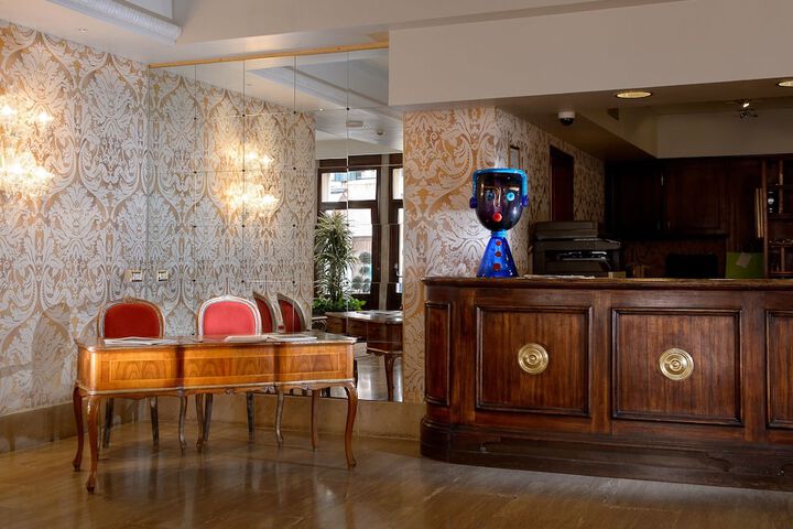 Guest Lobby