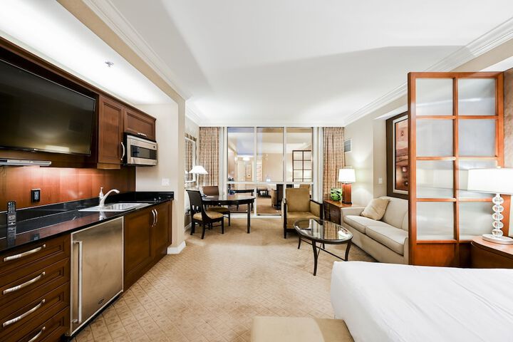 Room 2 of 105