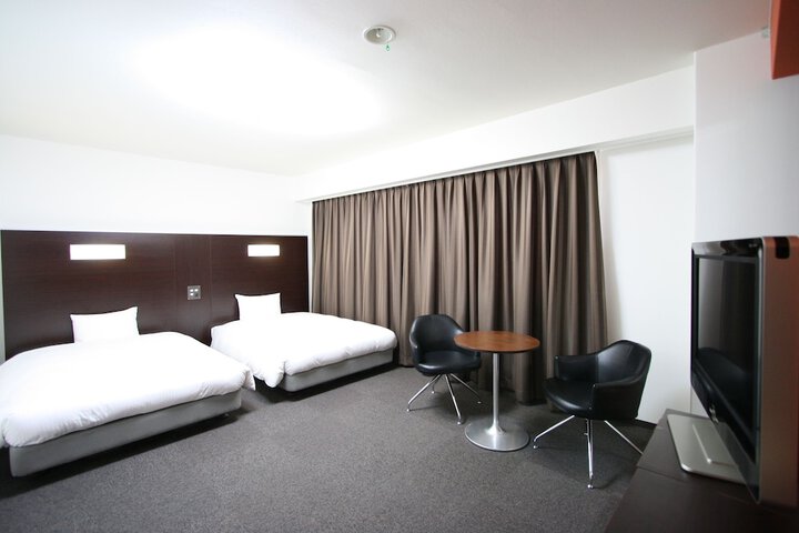 Room 8 of 36